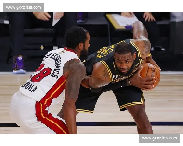 NBA总决赛湖人对热火第四战全场录像回顾与关键瞬间解析