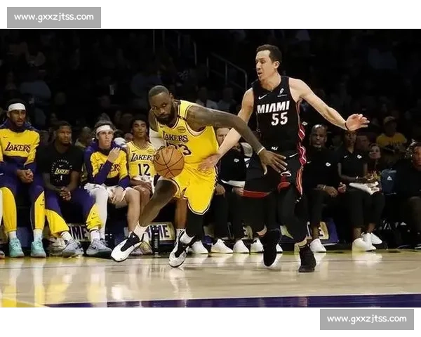 以历史交锋记录透视湖人对阵热火胜负走势与关键节点赛季表现分析 以历史交锋记录透视湖人对阵热火胜负走势与关键节点赛季表现分析